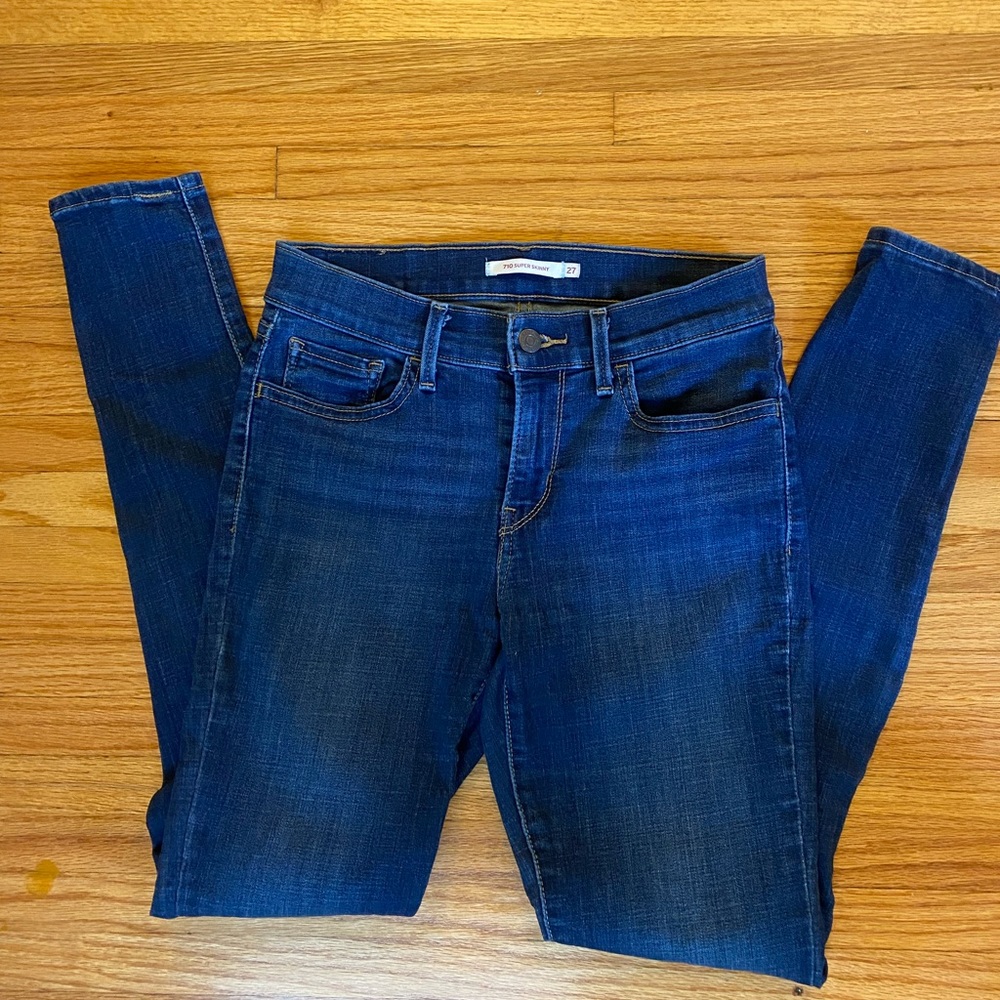 Levi’s 710 Skinny Jeans | Dark Wash | W 27